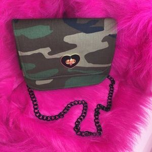 Camo clutch